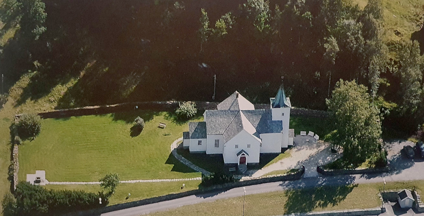 Gravplassen kyrkja